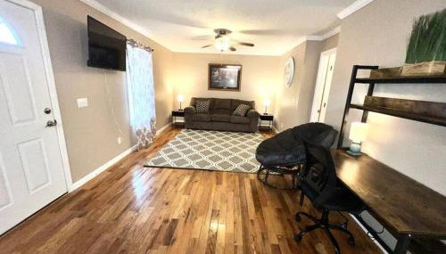 Peaceful Townhouse Near Lake - Foto 1