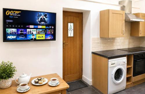 Romeo Cottage - Sleeps 4 - Open Plan Barn - Private Hot Tub & Garden - Foto 21