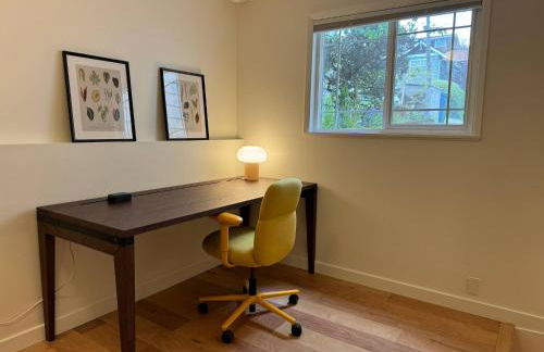 Greenlake Craftsman - Hot Tub, AC, Dog Friendly - Photo 44