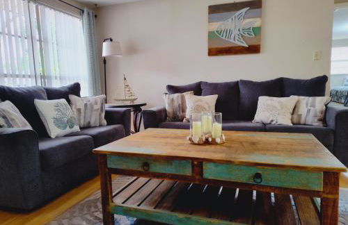 Comfortable Stay- Fully Stocked Home & Coffee Bar- All Essentials Provided - Photo 4