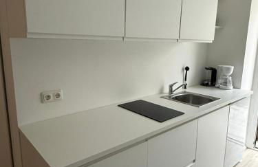 Zentrales Apartment mit Terrasse neu renoviert - Foto 2