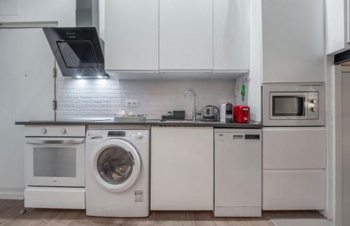 3min Walk Malasana - Trendy Cafes and Tapas Street - Photo 17