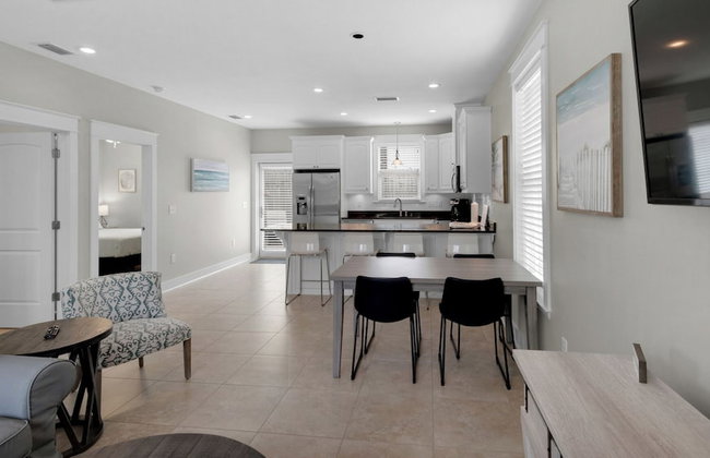 Beach Cottage w/ Backyard Oasis - Quiet Neighborhood in BMB - Foto 10