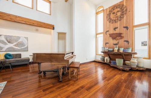 Seaside Art Gallery Loft Inspire Your Creativity with Breathtaking Views! - Foto 10