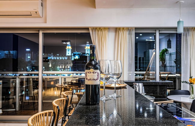 2BR Family Apt Puente de la Mujer View - Foto 7