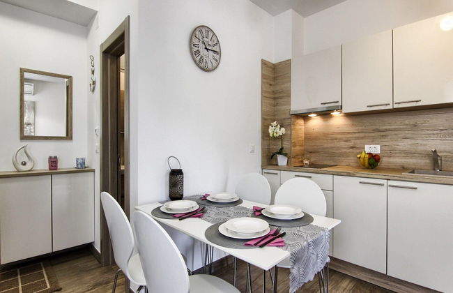 Apartments Victoria - Photo 7