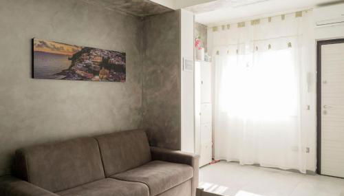 De Rosa Home Appartamento 4 posti letto, vicino al centro e al mare, con terrazza, aria condizionata, parcheggio privato e wifi - Foto 3