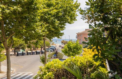 SeaBreezeHeaven - Sea View Apartment, Pool & Spacious Terrace with BBQ - 50m from Sant Pol Beach - Foto 7