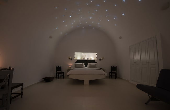 Karpimo Horizon - Caldera View with private hot tub - Photo 3