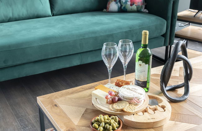 Elliot Oliver - Stunning 3 Bedroom Penthouse With Large Terrace And Parking - Photo 14