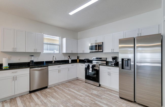 5/3 Pool Home Located in Sunset Ridge Community! - Foto 7