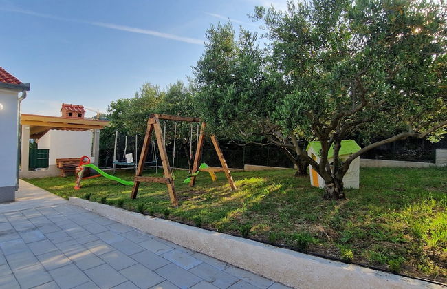 Modern House W.large Garden & Children Playground - Foto 25