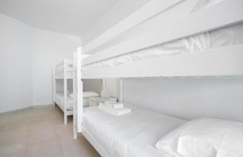 Luxury Private Family Villa with Pool AC & Parking - Foto 33