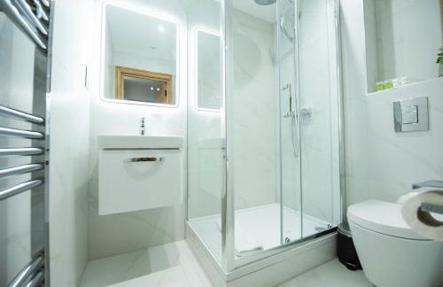 Oak Lodge - Photo 10