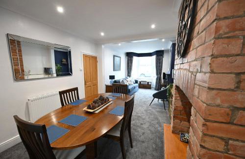 Wisteria Cottage Town Centre FREE PARKING - Foto 6