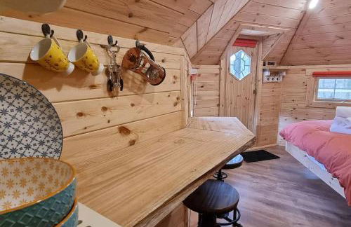 Tree Top Cabin with Private Hot Tub - Foto 17