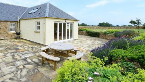 Hawthorn House - Photo 2