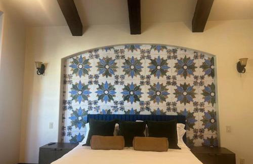 Stunning Spanish-Style Retreat with Pool Sleeps 28 - Foto 29