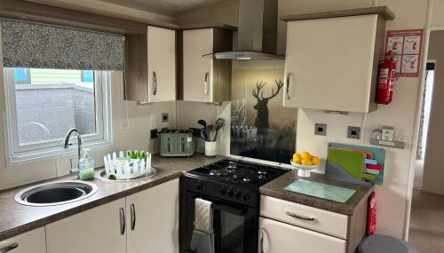 Longstone Lodge - Photo 3