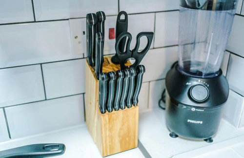 Long Stays Offers , New 2 Bed APT , Sleeps 3 , Wigan , Perfect for Relocations , Contractors , Families - Photo 16