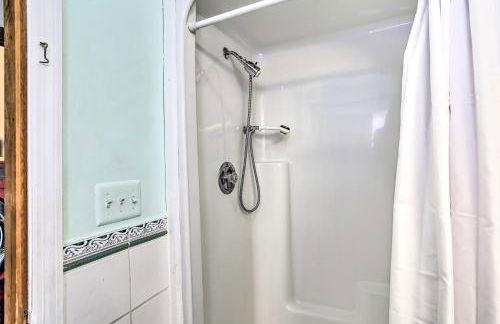 Pet-Friendly Pond View Loft with Private Pool! - Foto 16