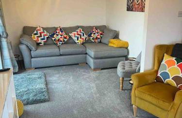 Oaklodge House - Photo 2