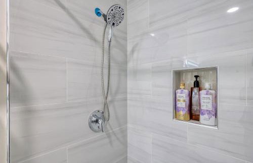 Dreamy & Relaxing Gem With Backyard - 12mins to DT LA - Foto 49