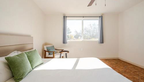 l NEW l 5BR 3BTH Large and Modern Home l Central LOC l 1 ACRE lot - Foto 4