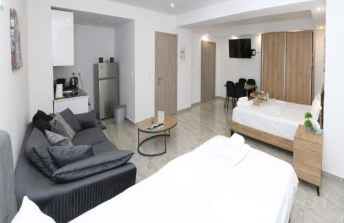 Emily Apartments 3 - Photo 1