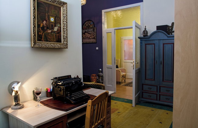 Stunning 2 Double Bedroom Apartment In The Centre Of Budapest - Photo 17