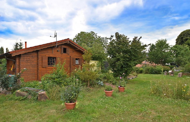 Charming Holiday Home With Private Garden - Photo 1