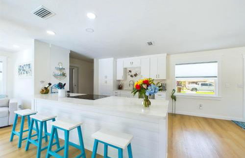 Island Oasis with Heated Pool Private Tiki Bar! - Foto 4