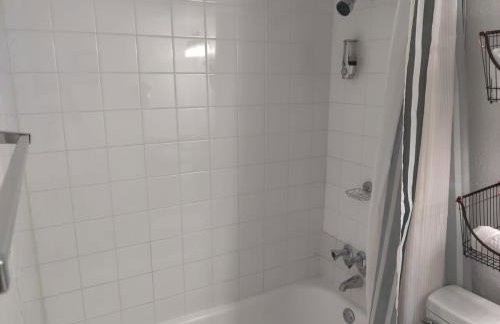 Beautiful 2-Bedroom Condo Near Universal and other Orlando Attractions, King Bed & Wi-Fi - Foto 22