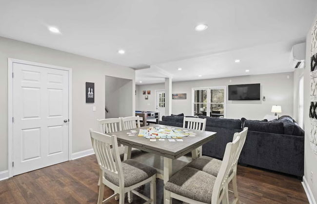 Porch Paradise by Avantstay New Pool, Firepit - Foto 34