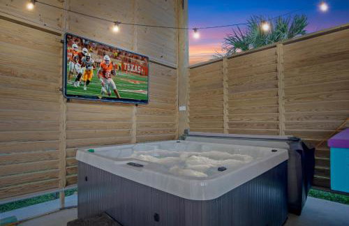 Views! Beachside, Hot Tub, Arcade, Family Beach Retreat with Fun for Every Age! - Foto 1