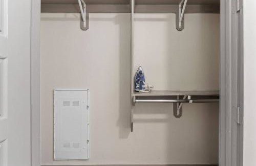 Cozy Hideaway, Rooftop Pool, Gym, Shops nearby - Foto 22