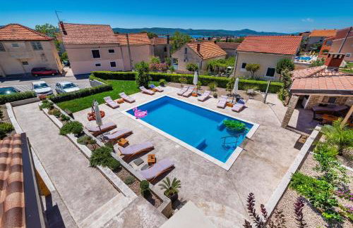 Merita Apartments with Pool - Photo 5