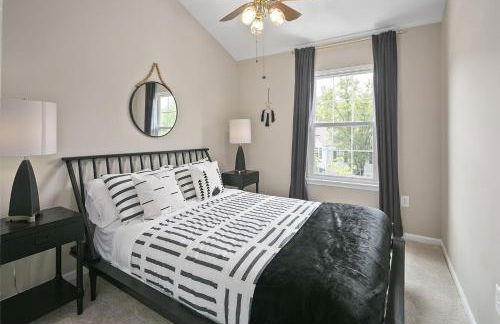 Sleeps 6, Nature trails, 40 Mins to DC, 2 cars MAX - Foto 18