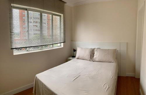 205- Apartamento 1 quarto suite, Encantador, amplo e decorado, mobiliario moderno, cozinha completa com utensílios , Excelente vista da cidade e localização privelegiada no bairro Bigorrilho , - Photo 36