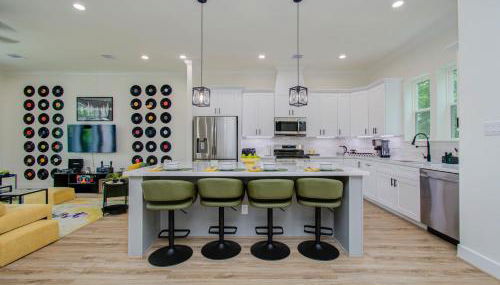 3bd-Rooftop Movie Theater-BBQ-Retro Music Theme-Downtown 8mins - Foto 2