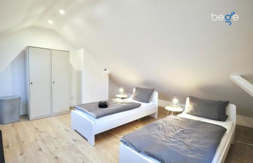 BEGE APARTMENTS DeskSide - Photo 14