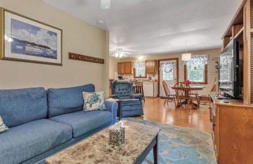 Cozy Bungalow Just Minutes from Mystic, Westerly Beaches, Boating and Casinos! bungalow - Foto 29