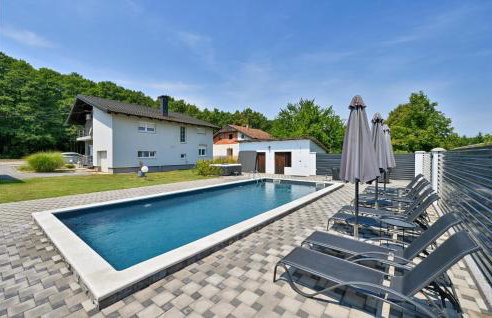 Gorgeous Home In Krizevci - Photo 3