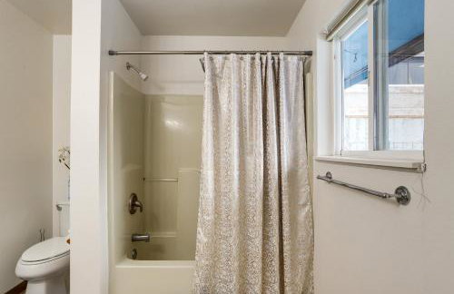 Waterfront Apt, Walk to Town and Coastal Trail! - Foto 19