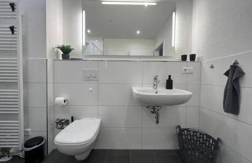 Jellys Apartment - 70qm - Balkon - Küche - Parken - 2x smart TV - King Size Bett - nur 5min zum Europa Park - Foto 51