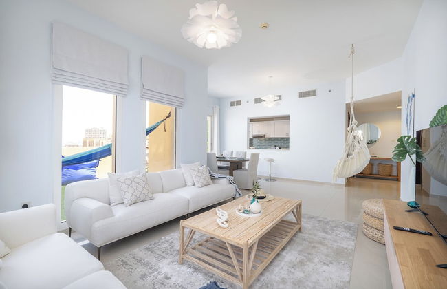 Contemporary Living by The Sea 2BD New Listing - Foto 26