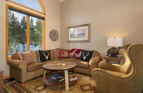 Stunning Mountain Retreat with View and Private Hot Tub - Foto 12