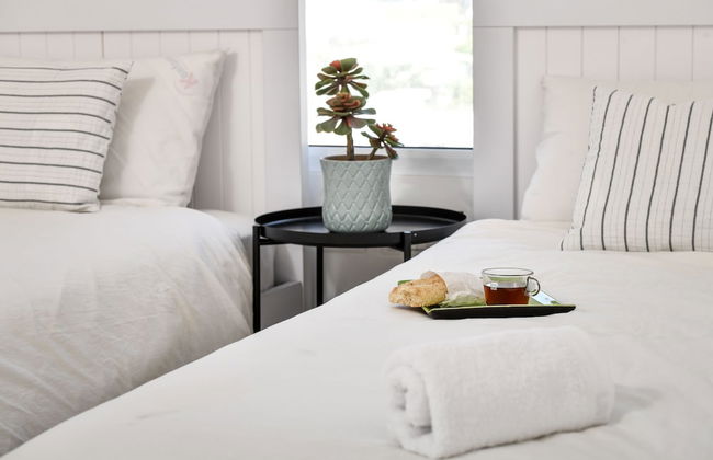 Modern Gem with Stunning Balcony by Sea N Rent - Photo 27