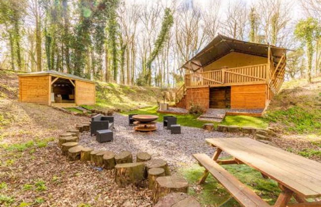 Host Stay Giraffe Enclosure - Foto 1