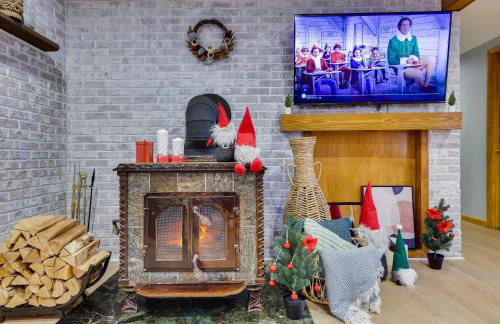 Luxury Villa with Year Round Heated Pool, Sauna, Spa & Fire Pit - Newly Redone - Foto 51